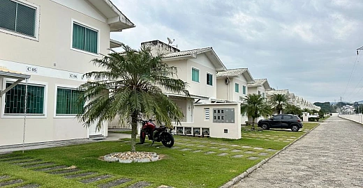 Sobrado em Condomínio - Venda no bairro Forquilhas Sobrado em Condomínio